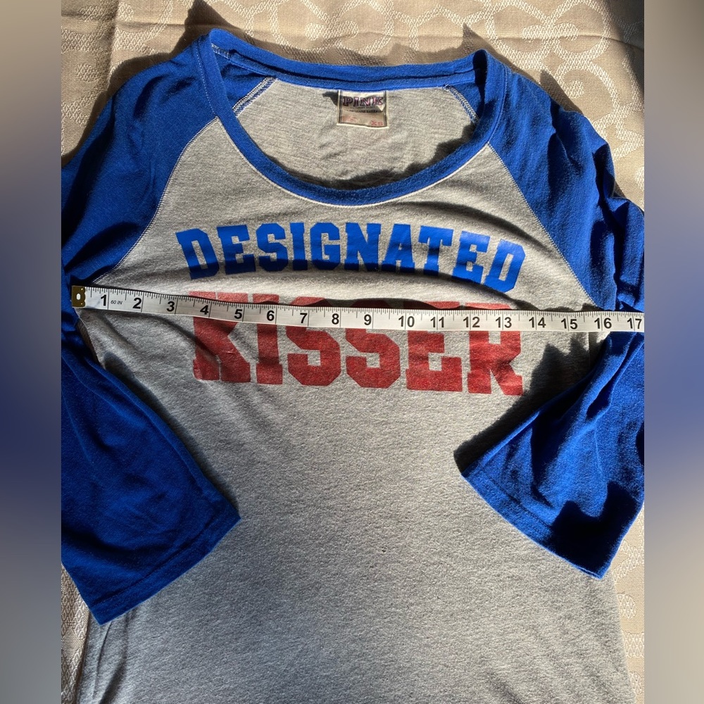Victoria’s Secret PINK Chicago Cubs Designated Kisser Baseball Tee XS ⚾️ - Picture 8 of 9